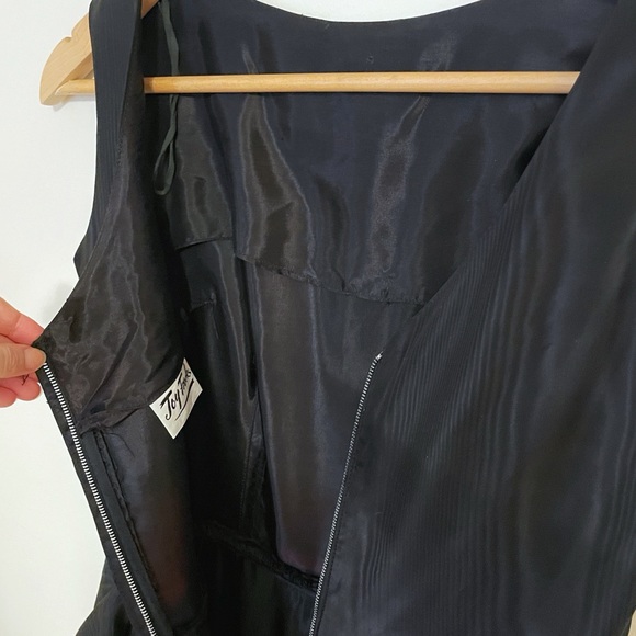 Rare 1950s Hepburn style black ruffled tier dress - Picture 10 of 12